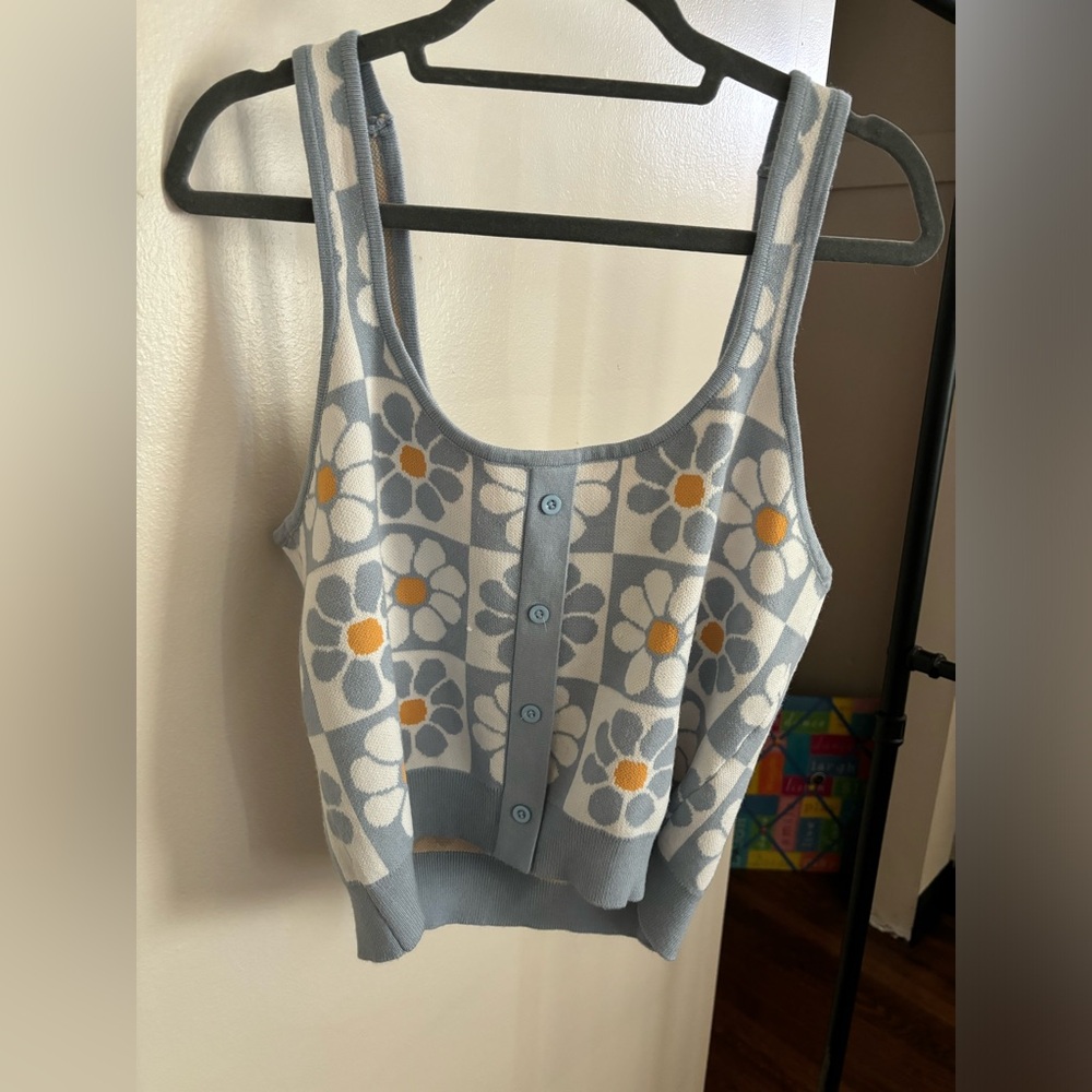 Cute floral top! Worn once, like new!